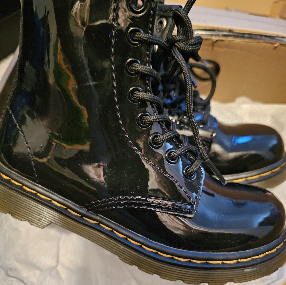 Dr. MARTENS black patent leather US SIZE 11